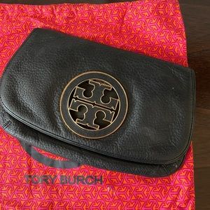 Black leather Tory Burch clutch